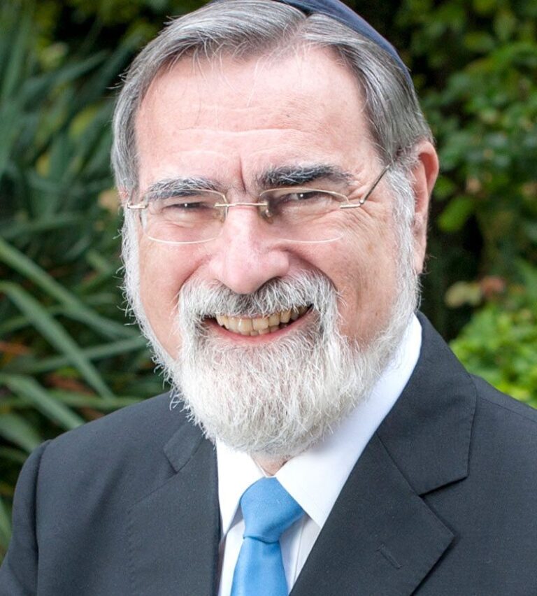 2 Things Rav Dovid Feinstein zt”l & Rabbi Lord Jonathan Sacks zt”l Had in Common That We Can All Learn From