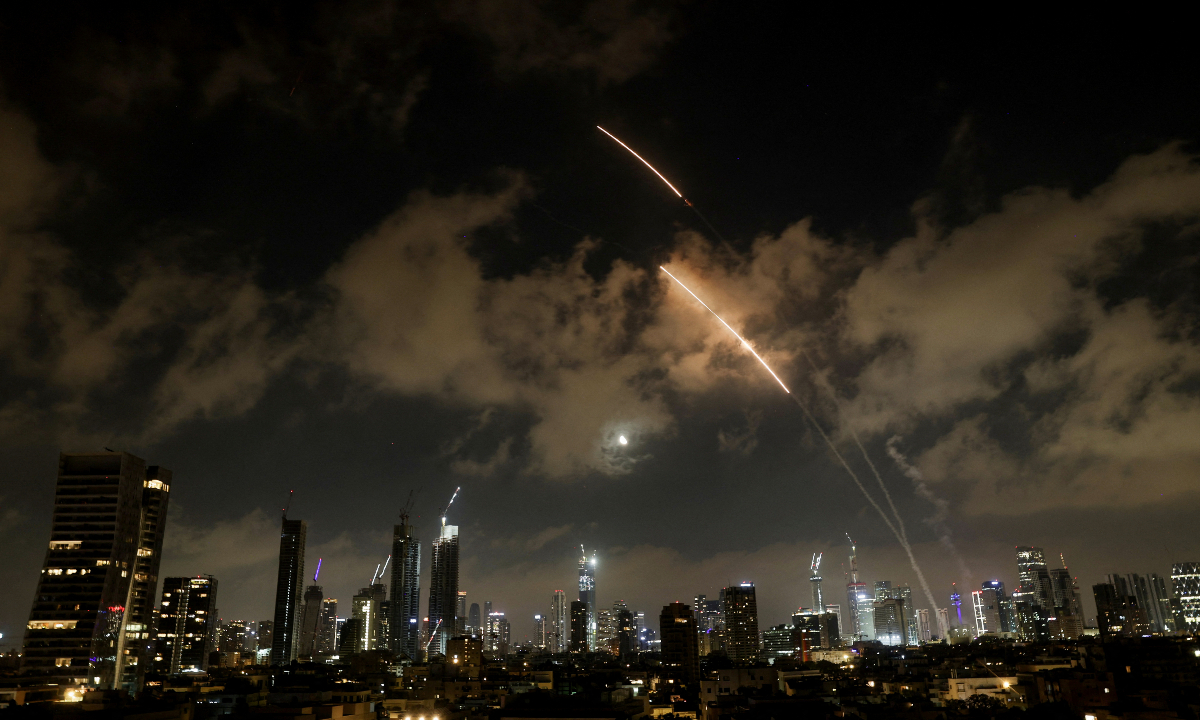 Rising Smoke, Falling Rockets